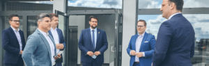Ankunft von Bundesgesundheitsminister Jens Spahn am neuen HASOMED-Firmengebäude mit Marcus Geppert, Matthias Weber, Sven Schulze, Tobias Krull und Tino Sorge