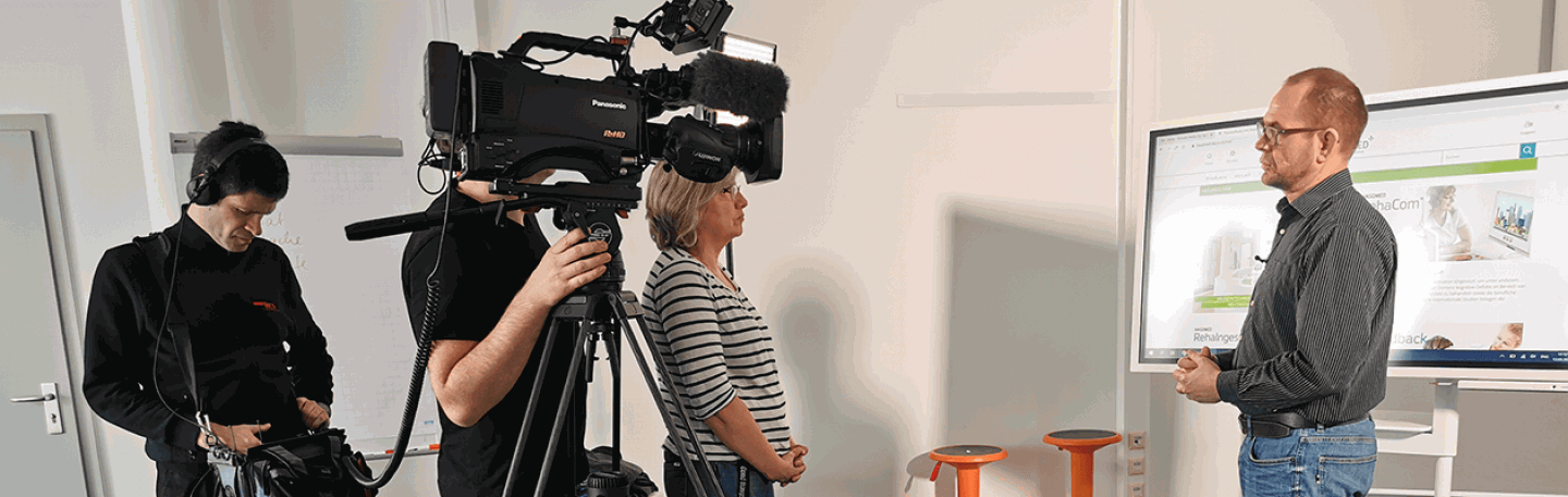 VReha im MDR Das Forschungsprojekt VReha arbeitet am Einsatz Virtueller Realität für die Behandlung von Schlaganfall-Patienten. Der MDR stellt das Projekt in einem Beitrag vor. © HASOMED GmbH